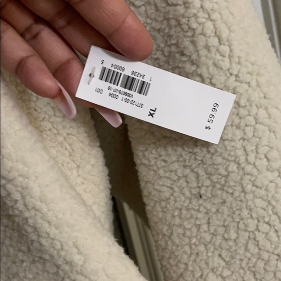 Men’s Old Navy Sherpa Jacket w/ pockets - Picture 5 of 5